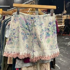Custom bloomers